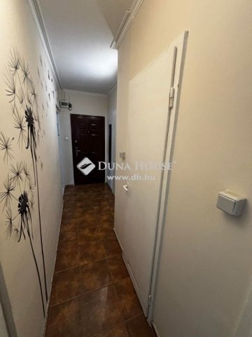 Eladó panellakás, Debrecenben 52.5 M Ft, 3 szobás