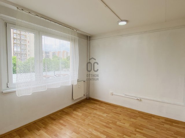 Kiadó panellakás, albérlet, Miskolcon 120 E Ft / hó, 3 szobás
