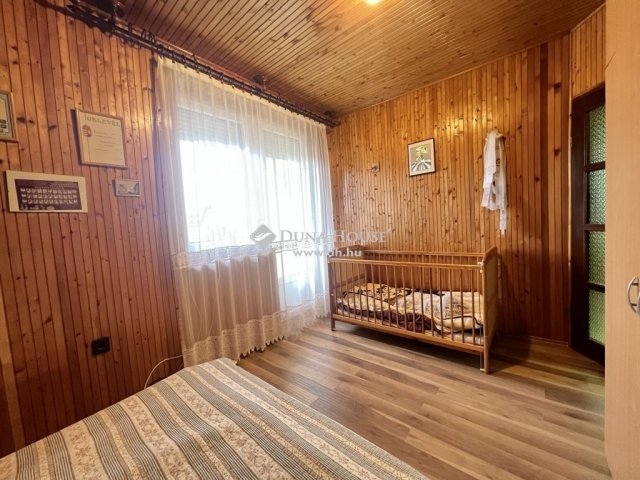 Eladó családi ház, Nemesvámoson 140 M Ft, 5 szobás