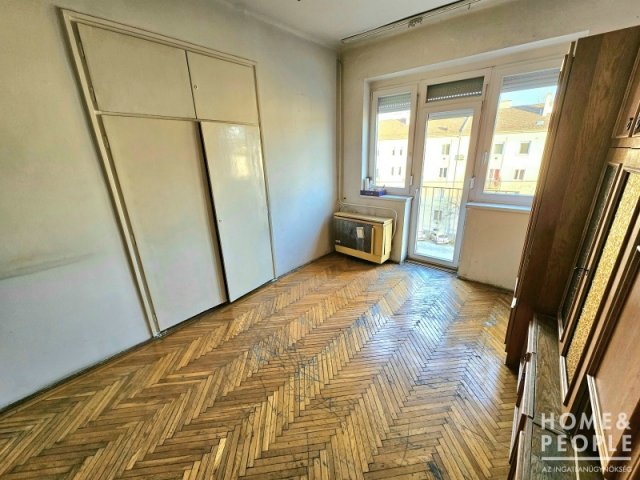 Eladó téglalakás, Szegeden 25.9 M Ft, 1 szobás