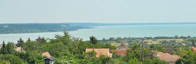 Eladó téglalakás, Balatonalmádiban 140 M Ft, 3 szobás