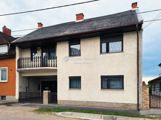 Eladó családi ház, Győrött 98.9 M Ft, 5+1 szobás
