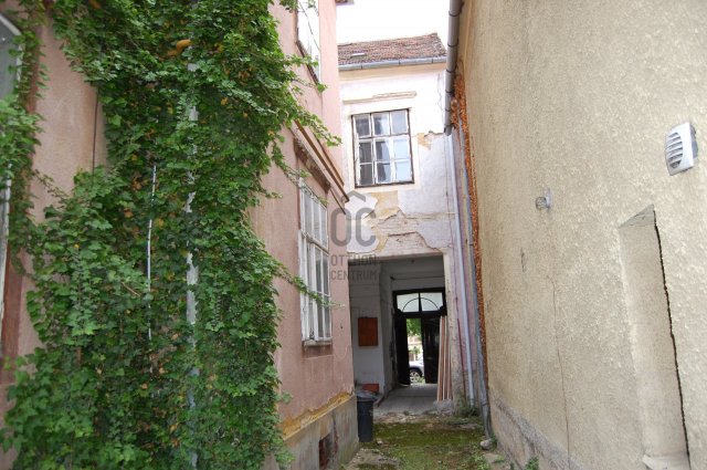 Eladó családi ház, Kőszegen 149 M Ft, 10 szobás