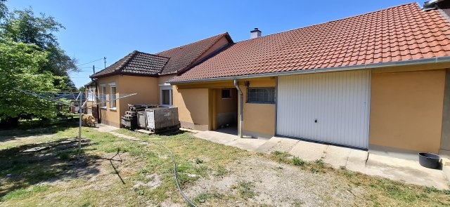 Eladó családi ház, Szabadiban 34.9 M Ft, 3 szobás