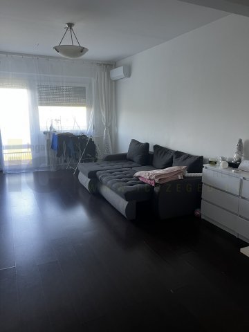 Eladó panellakás, Szegeden 44.8 M Ft, 2 szobás