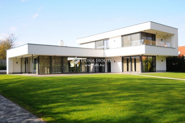 Eladó családi ház, Balatonlelleén 430 M Ft, 5 szobás