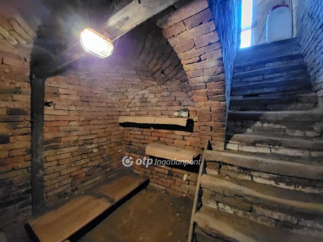 Eladó családi ház, Enyingen 25.9 M Ft, 3 szobás