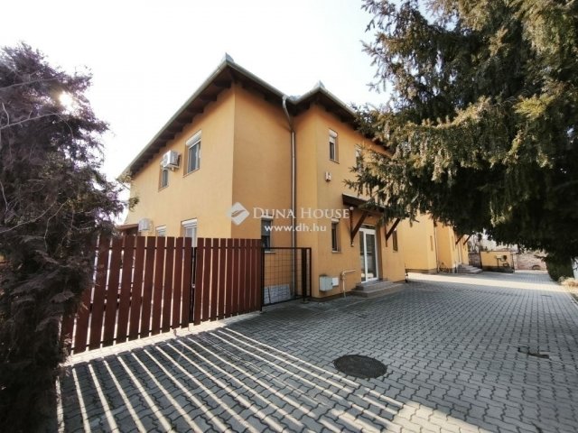 Eladó ikerház, Budapesten, XVIII. kerületben 139.9 M Ft, 4 szobás