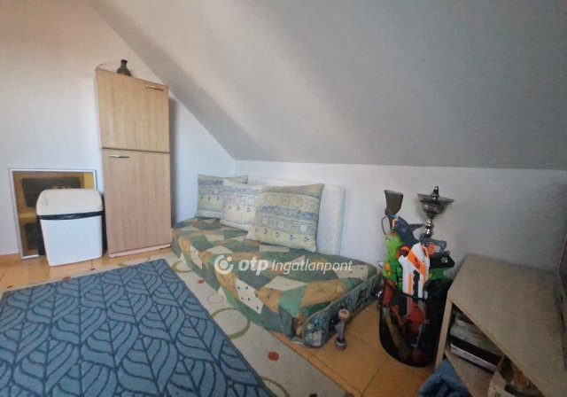Eladó családi ház, Cegléden 108 M Ft, 5+1 szobás