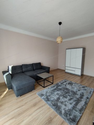 Kiadó téglalakás, albérlet, Szolnokon 130 E Ft / hó, 1 szobás