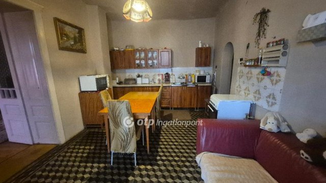Eladó családi ház, Szellőn 23.7 M Ft, 3 szobás