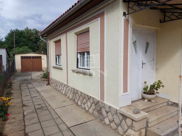 Eladó családi ház, Dombóváron 28 M Ft, 3+1 szobás