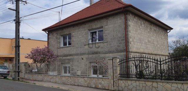 Eladó családi ház, Ecseren 129.9 M Ft, 6 szobás