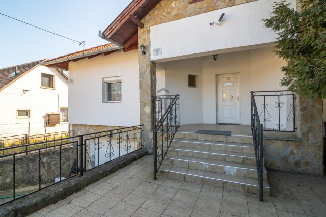 Eladó családi ház, Érden 140 M Ft, 6 szobás