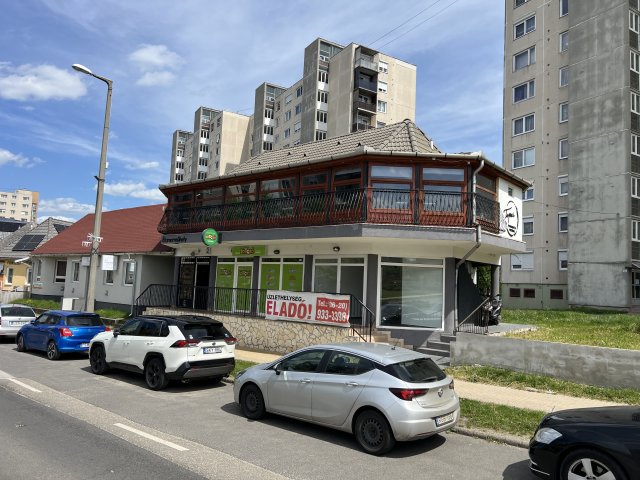 Eladó üzlethelyiség, Kazincbarcikán 16.9 M Ft