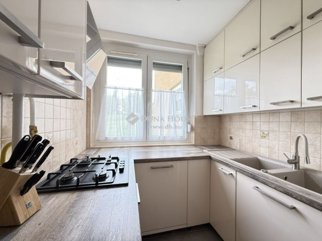Eladó panellakás, Budapesten, III. kerületben 95 M Ft, 3 szobás