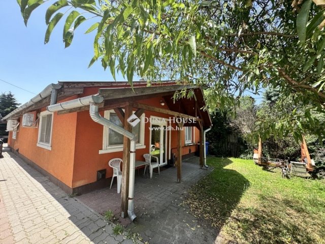 Eladó hotel, Ecseren 250 M Ft / költözzbe.hu