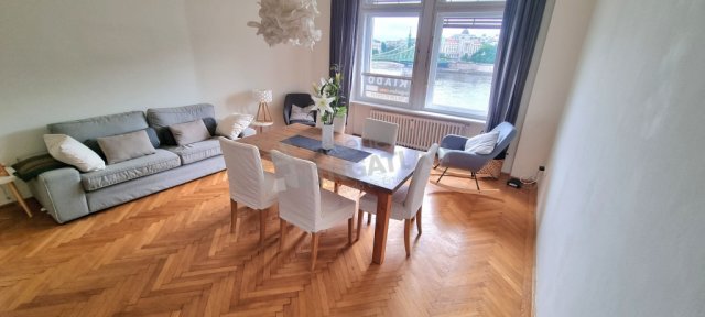 Kiadó téglalakás, albérlet, Budapesten, V. kerületben, 3 szobás