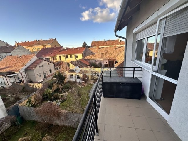 Eladó téglalakás, Szombathelyen 52.9 M Ft, 1+2 szobás