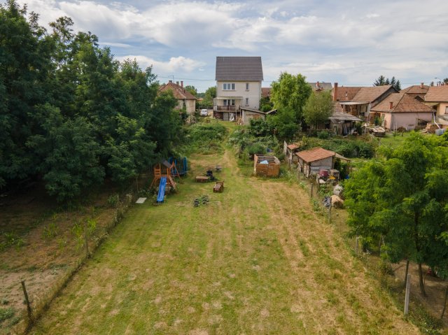 Eladó családi ház, Őrhalmon 35.9 M Ft, 5 szobás