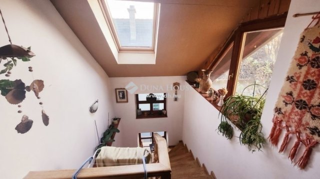 Eladó családi ház, Budajenőn 229 M Ft, 6 szobás