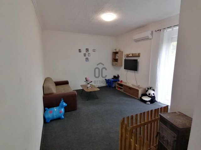 Eladó téglalakás, Komlón 15.5 M Ft, 2 szobás