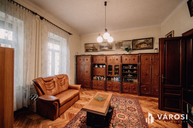 Eladó iroda, Szegeden 219 M Ft, 8+1 szobás / költözzbe.hu