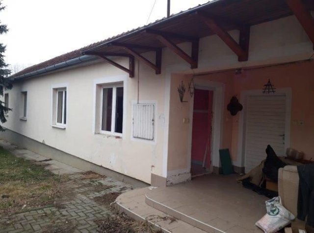 Eladó családi ház, Tiszalökön 15 M Ft, 7 szobás