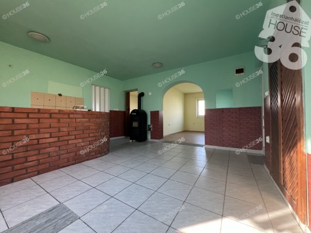 Eladó családi ház, Kecskeméten 39.8 M Ft, 3 szobás