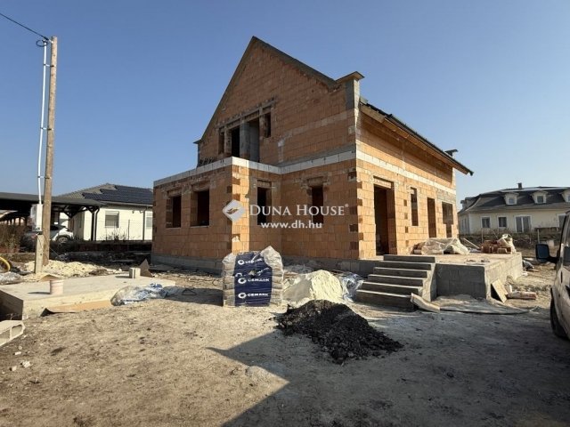 Eladó családi ház, Érden 122 M Ft, 6 szobás