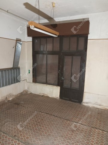 Eladó családi ház, Monoron 56 M Ft, 2 szobás