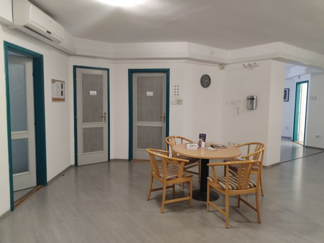 Kiadó iroda, Győrött 108 E Ft / hó, 8 szobás