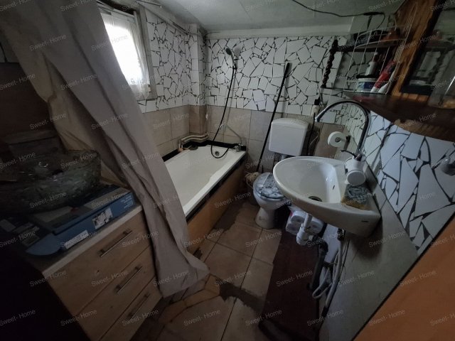 Eladó családi ház, Kecskeméten 19.5 M Ft, 2 szobás