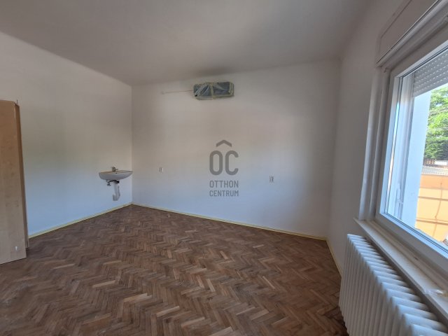 Eladó téglalakás, Szigetszentmiklóson 65 M Ft, 2 szobás