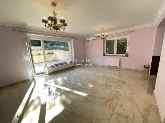 Eladó családi ház, Budapesten, II. kerületben 424.2 M Ft
