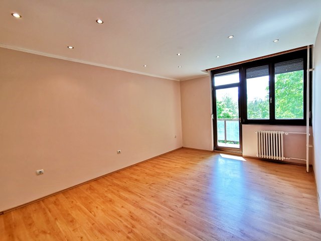 Eladó téglalakás, Tatabányán 34.8 M Ft, 1+1 szobás
