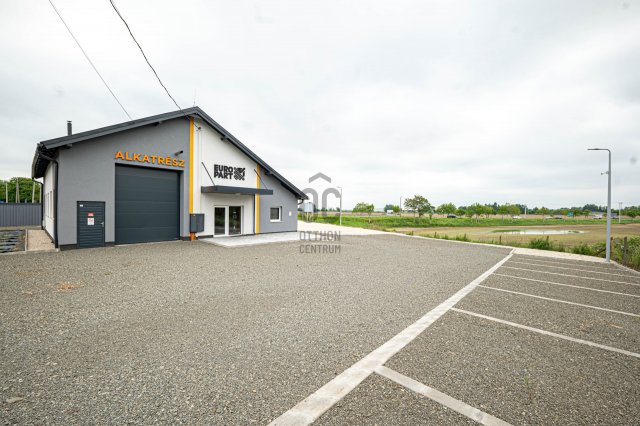 Eladó üzlethelyiség, Szekszárdon 250 M Ft / költözzbe.hu