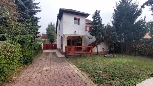 Eladó családi ház, Budapesten, XV. kerületben, Fazekas soron