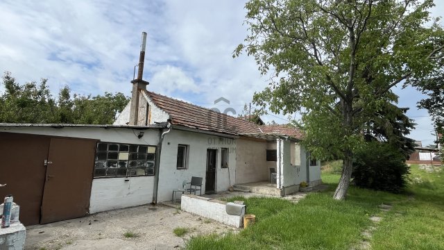 Eladó családi ház, Dorogon 25.7 M Ft, 2 szobás