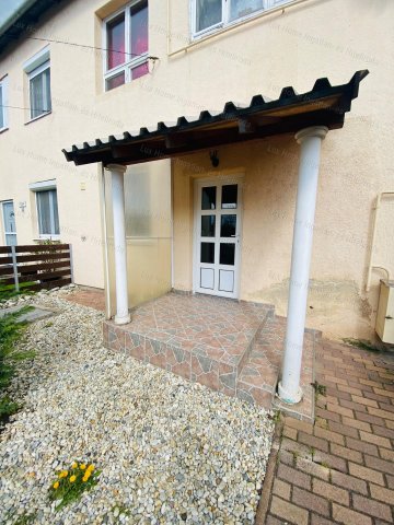 Kiadó családi ház, albérlet, Tatabányán 170 E Ft / hó