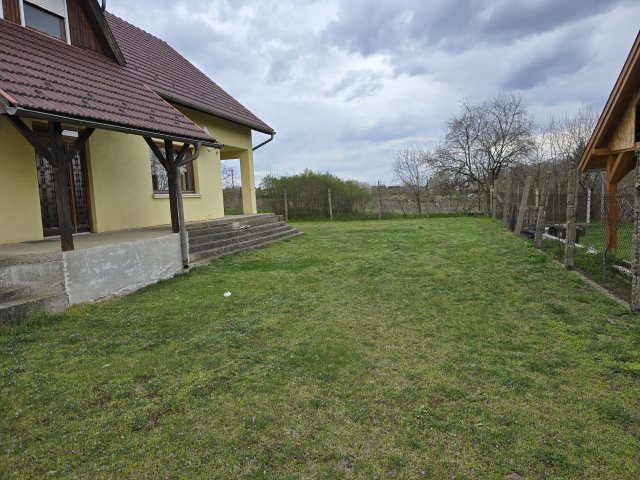 Eladó családi ház, Vácon 80 M Ft, 4 szobás