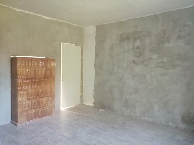 Eladó családi ház, Bakonyszombathelyen 26.5 M Ft, 2 szobás