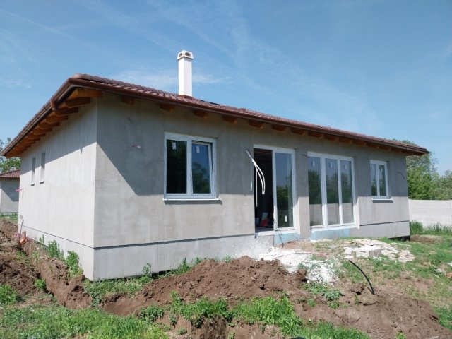 Eladó családi ház, Székesfehérvárott 77.5 M Ft, 4 szobás