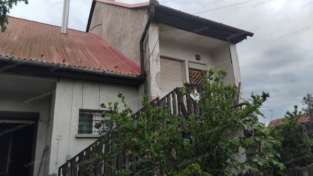 Eladó családi ház, Jászapátiban 33 M Ft, 5 szobás