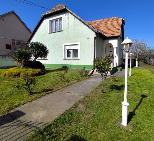 Eladó családi ház, Győrött 71.8 M Ft / költözzbe.hu