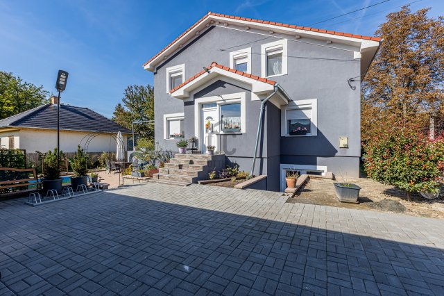 Eladó családi ház, Gödön 124.99 M Ft, 4 szobás