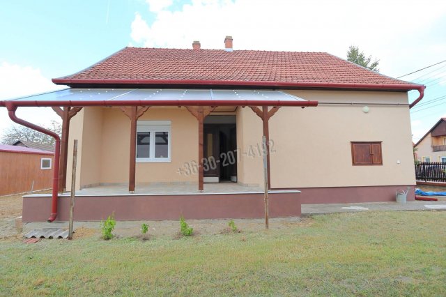 Eladó családi ház, Szatymazon 71.9 M Ft, 2 szobás