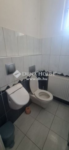 Eladó családi ház, Vecsésen 119.9 M Ft, 5 szobás