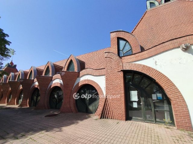 Eladó üzlethelyiség, Pakson 88.2 M Ft / költözzbe.hu