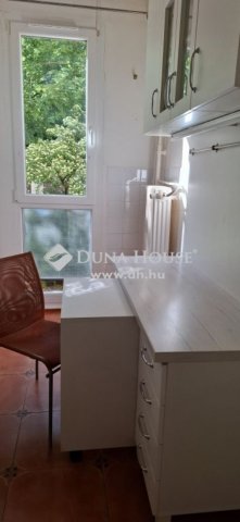 Eladó panellakás, Pécsett 40.6 M Ft, 2 szobás